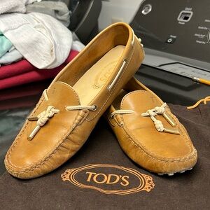 Tod’s driving moccasin